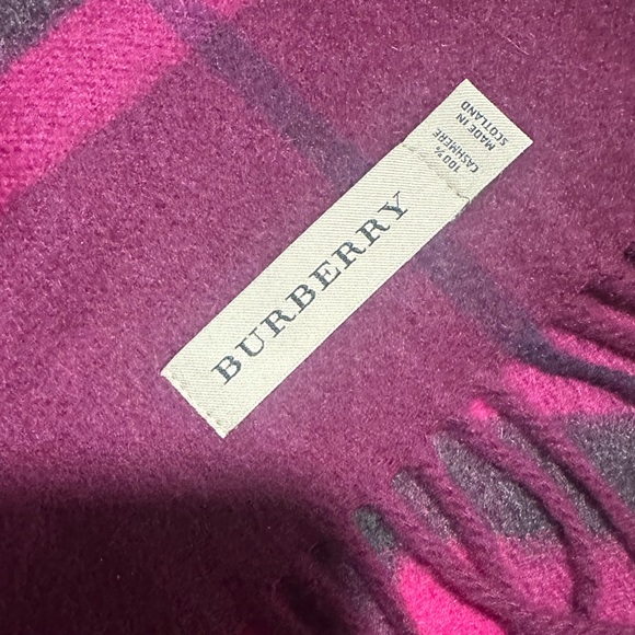 Burberry 100% Cashmere Purple Magenta Check Scarf EUC - Picture 4 of 6